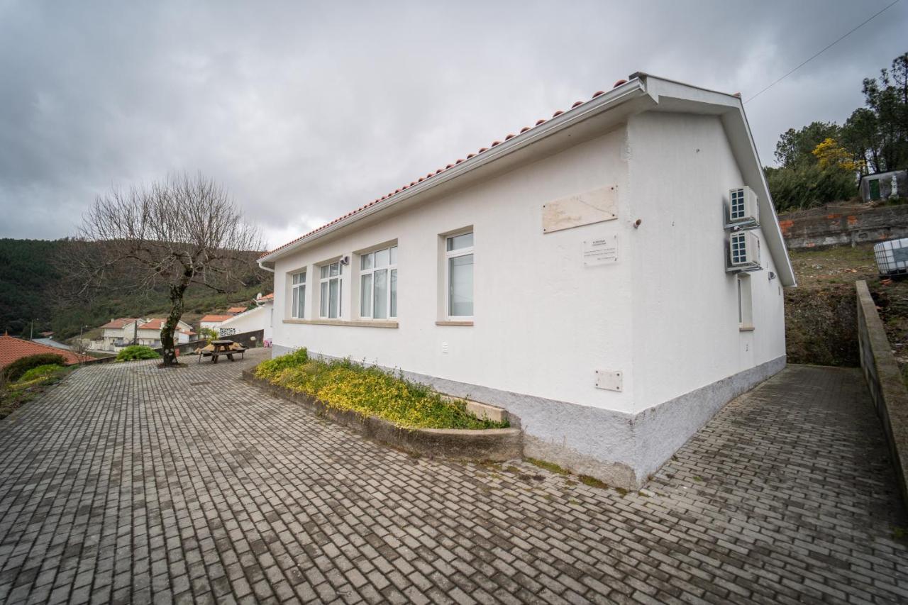 Вілла Casas Da Escola - "A Escola" - Meas Пампілльоза-да-Серра Екстер'єр фото